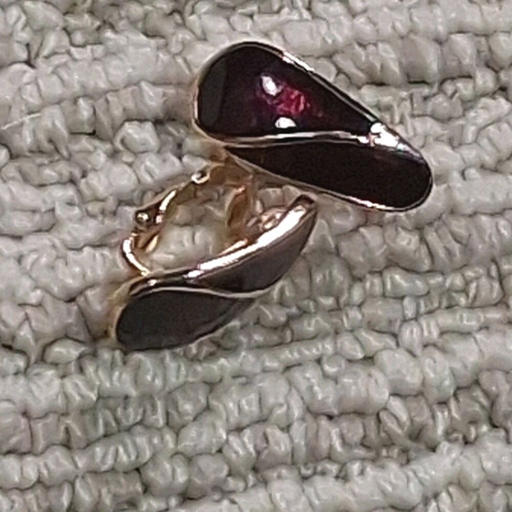 Vintage Gold Tone Deep Purple Burgundy Enamel Abstract Teardrop Clip On Earrings